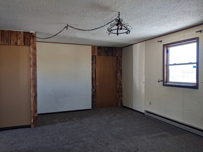 Building Photo - 415 Victor Ave