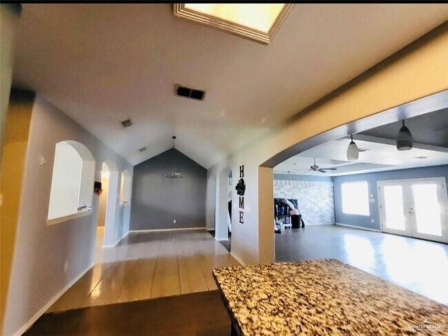 Building Photo - 8 Fudge Dr