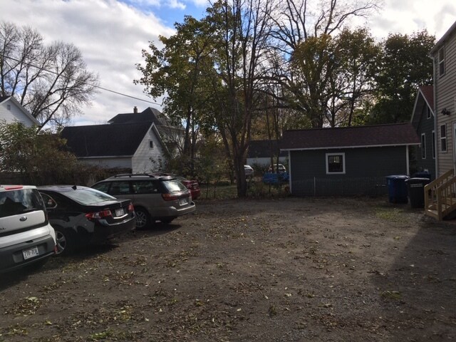 Parking lot car for each tenant, security lighting - 846 McKinley St