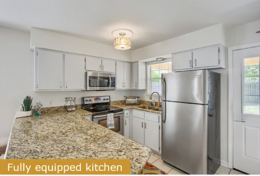 Building Photo - 8227 S Lagoon Dr