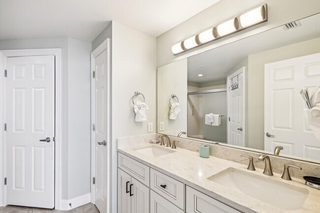 Building Photo - 8715 Surf Dr