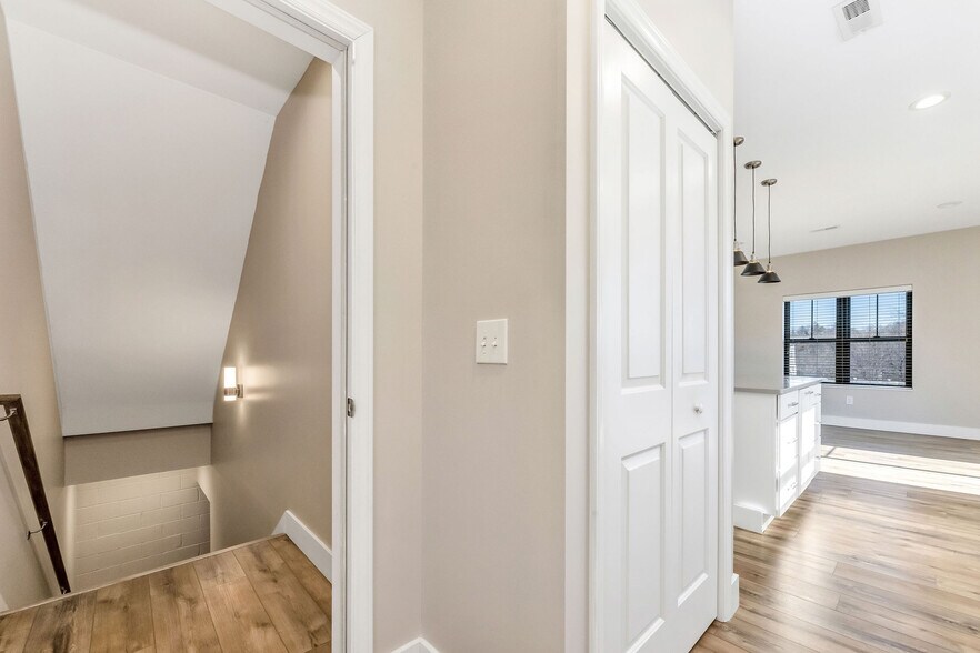 Building Photo - 203 Wallace Cir