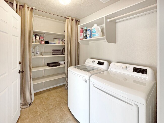 Building Photo - Furnished 3 Bed, 2 Bath Home in Southwest Boise – Stylish, Dog-Friendly, and Move-In Ready!