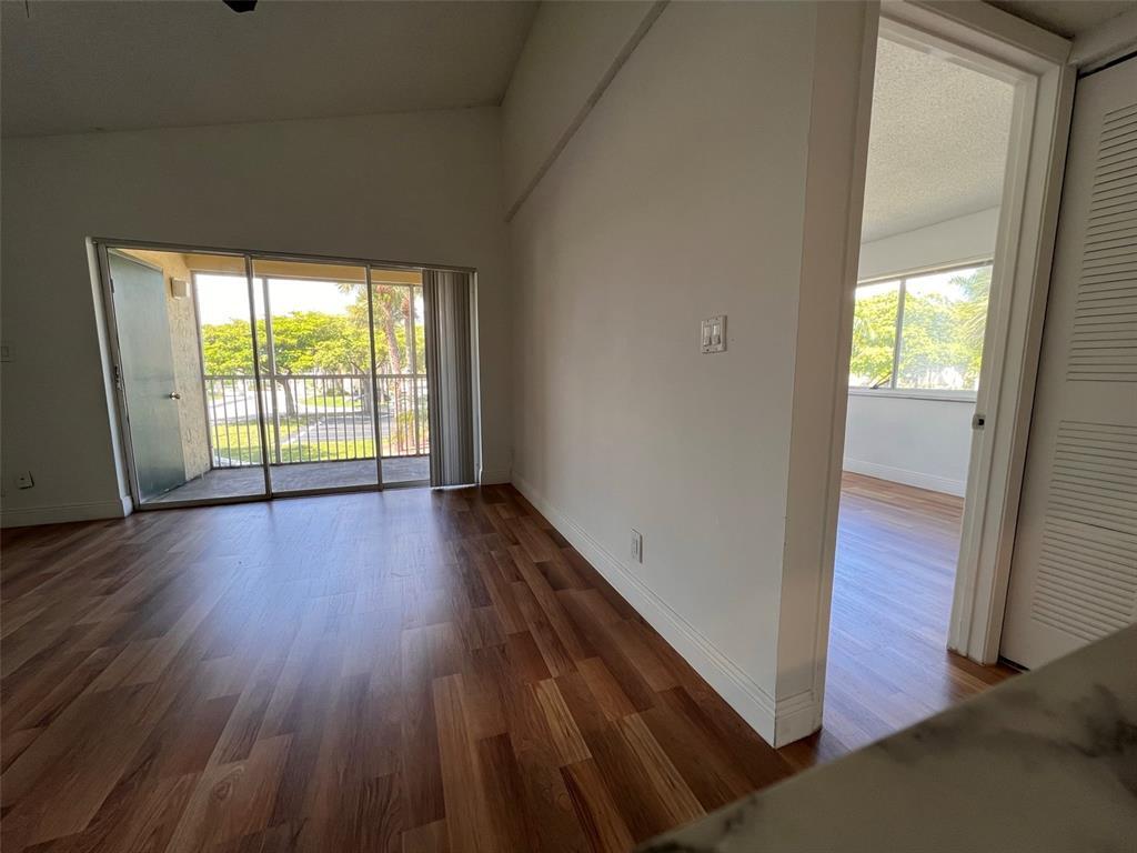 Building Photo - 5612 Rock Island Rd