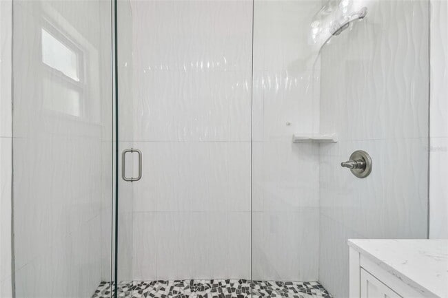 Building Photo - 3922 Fontainebleau Dr