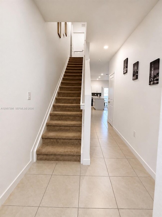 Building Photo - 1181 SW 7th Ct