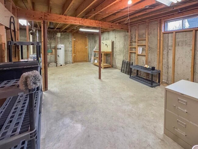 Building Photo - 60 Evergreen Ave