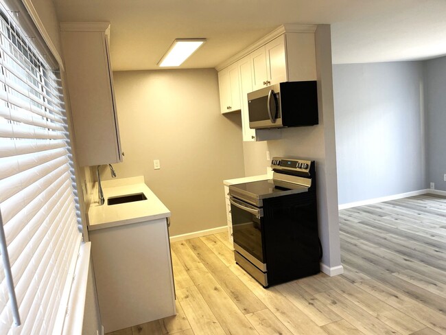 Building Photo - 1 Bed 1 Bath Condo for Rent