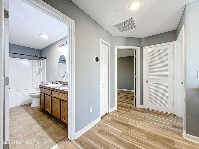 Building Photo - 243 Buck Run Way