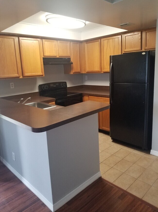 Primary Photo - ONE BEDROOM ONE BATHROOM! WATERFRONT COMMU...