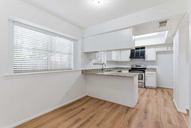 Building Photo - 11631 Inga Ln