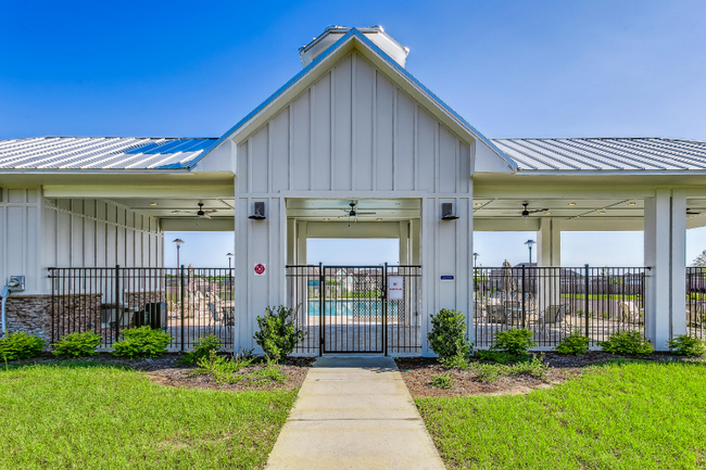 Building Photo - 6551 Forest Bay Ave