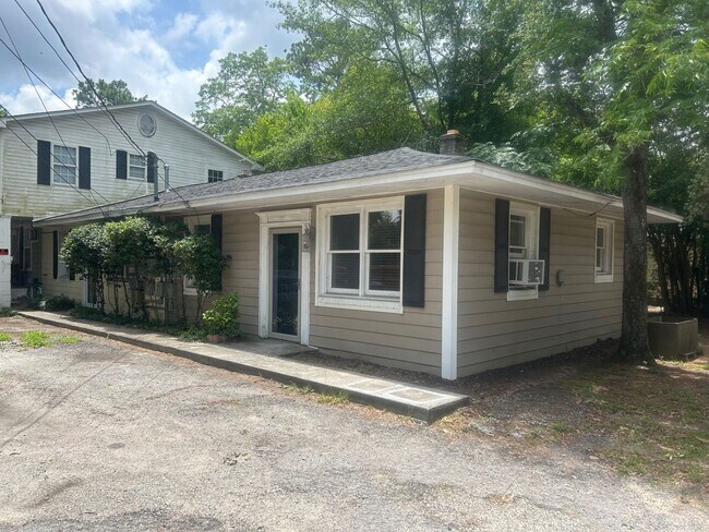 Primary Photo - 1019-A Monticello Street
