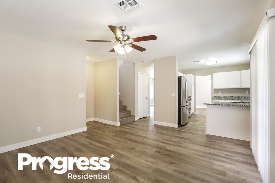 Building Photo - 800 Rock Springs Dr