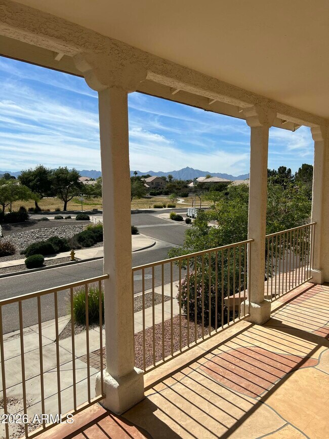 Building Photo - 2552 W St Catherine Ave