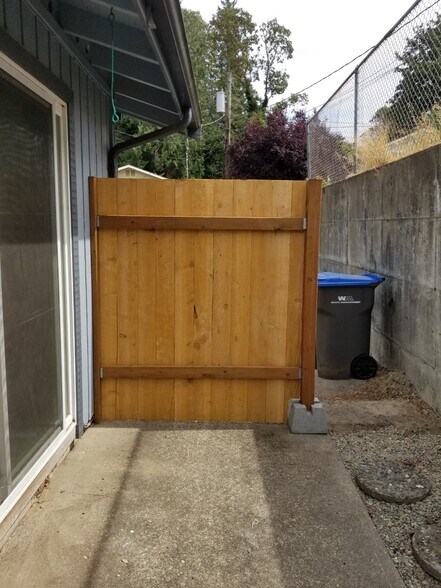 Building Photo - 509 Constitution Ave S