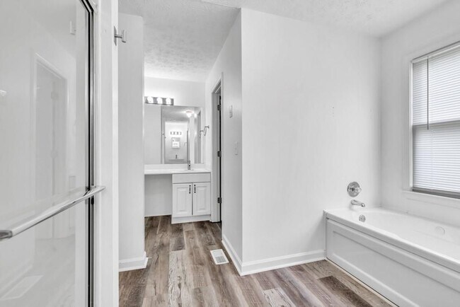 Building Photo - 3590 Canon Creek Dr