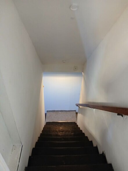 Building Photo - 5215 Muth Ave