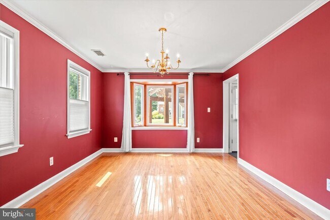 Building Photo - 16 E Braddock Rd
