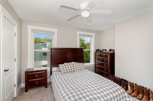 Building Photo - 8 Carneal St