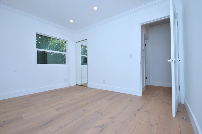 Building Photo - 11657 Sunshine Terrace