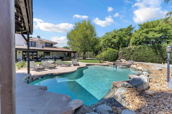 Building Photo - 80980 Vista Bonita Trail