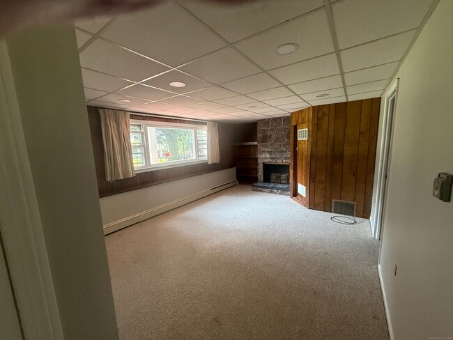 Building Photo - 40 Greenfield Dr