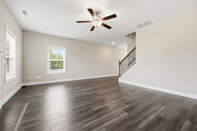 Building Photo - Like new single family home in Cameron, NC!