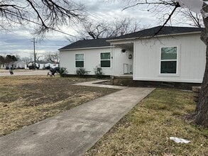 Building Photo - 1404 Dent St