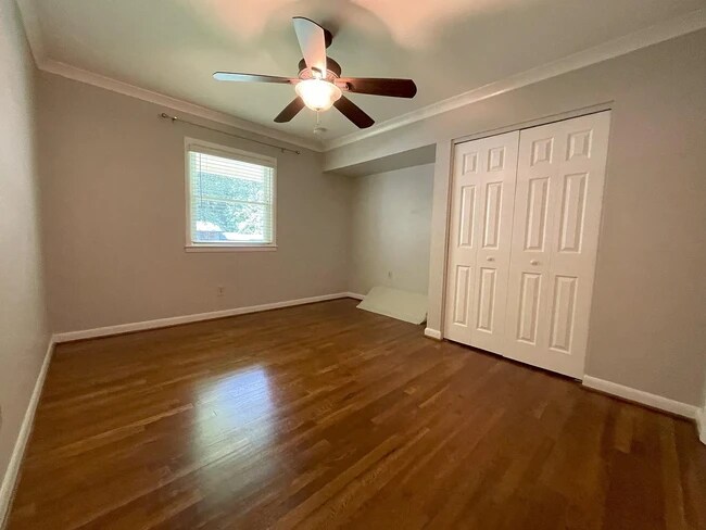 Building Photo - 2706 Eaton Pl