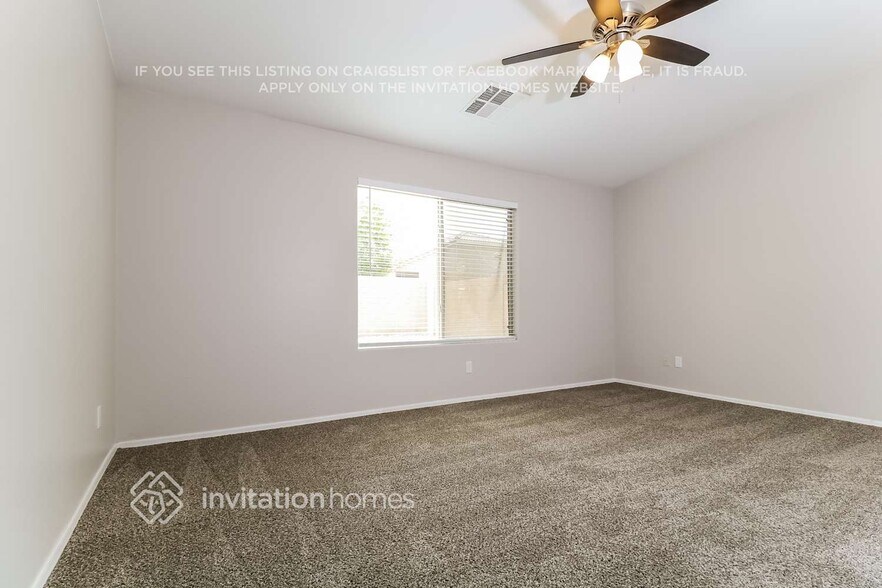 Building Photo - 10613 W La Reata Ave