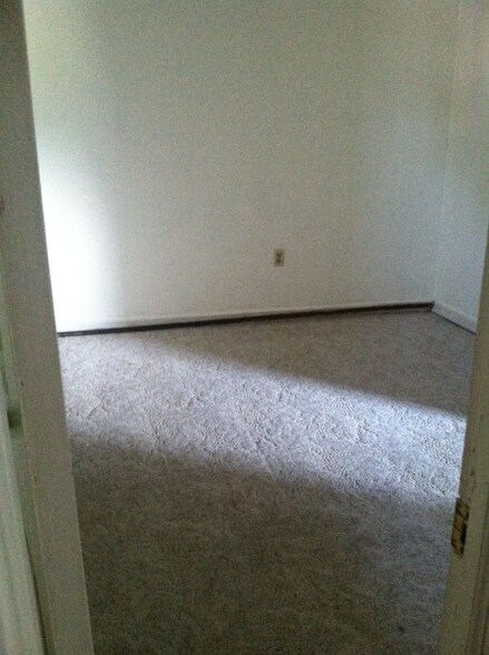 Building Photo - 4192 Division Hwy