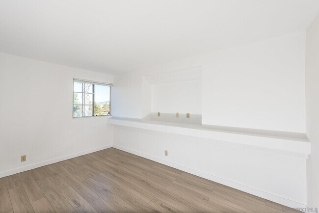 Building Photo - 7260 Calle Cristobal