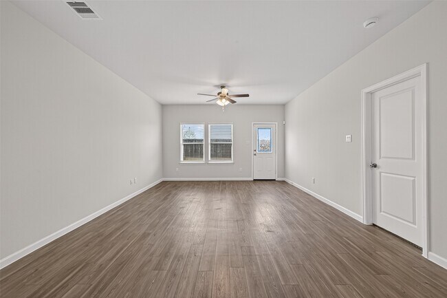 Building Photo - 5823 Fresh View Ct