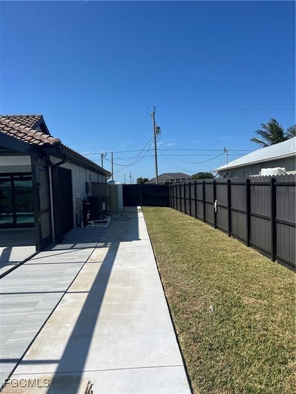 Building Photo - 1215 NW 38th Ave