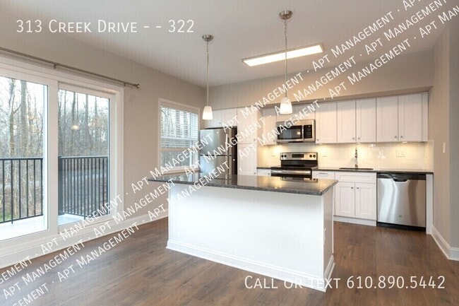 Building Photo - 313 Creek Dr