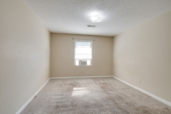 Building Photo - 6201 Friar Tuck Dr NW