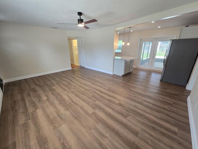 Building Photo - 2921 Sunset Rd