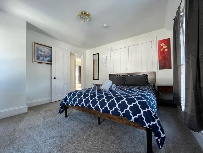 Building Photo - 208 Hudson St