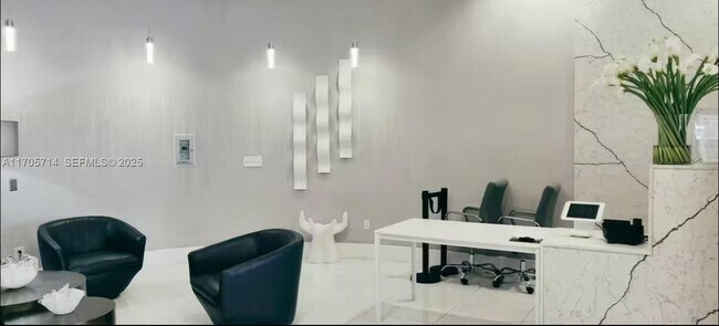 Building Photo - 1200 Brickell Bay Dr