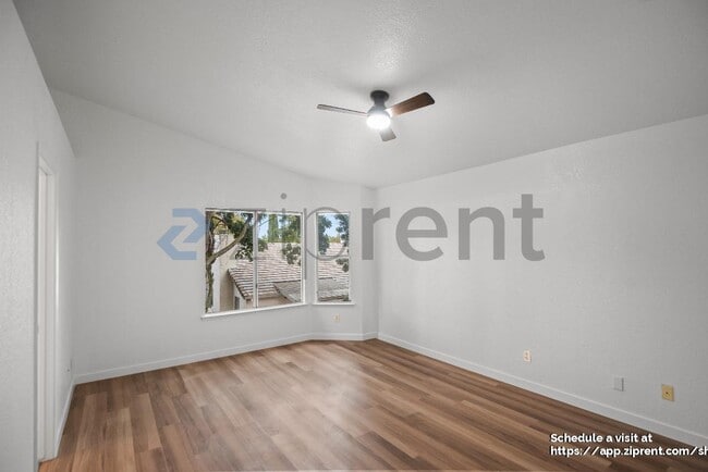 Building Photo - 2215 Jenni Ln