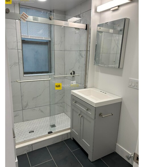 Building Photo - 137 Peterborough St