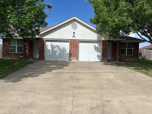 Primary Photo - 2318 Wildewood Dr