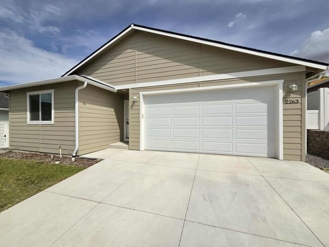Primary Photo - Amazing Brand New Home with 3 Bedrooms & 2...