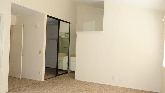 Building Photo - 3 bedrooms townhome in Chula Vista CA - Terranova Area