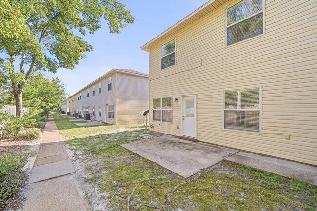 Building Photo - 2168 Hadleigh Hills Ct