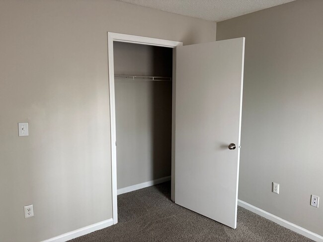 Building Photo - 2411 Hill St