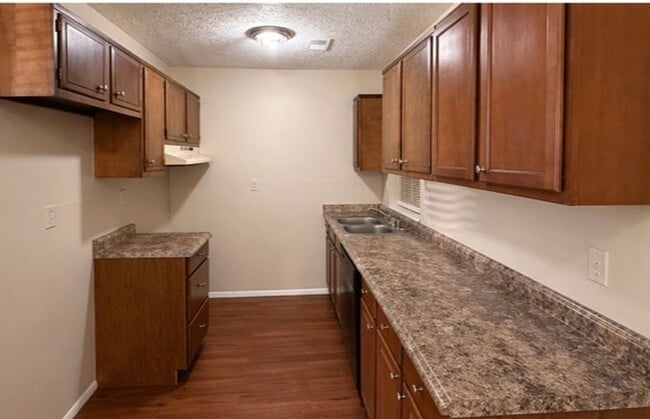 Building Photo - Hillview Area