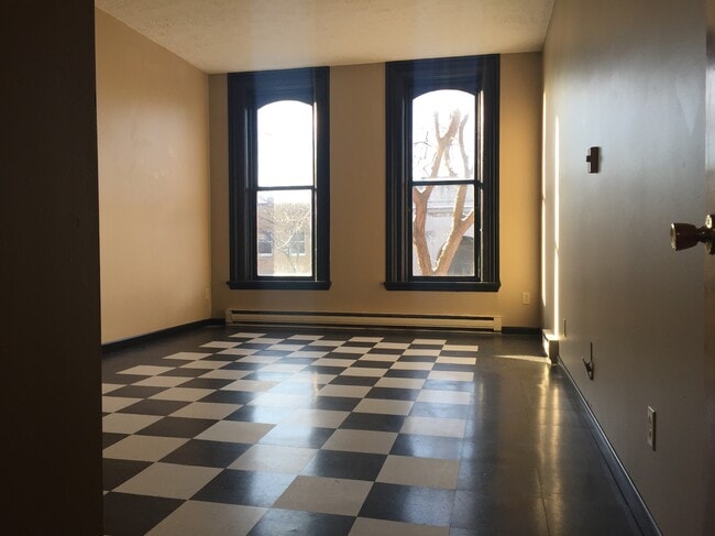 Building Photo - 57 Main St S