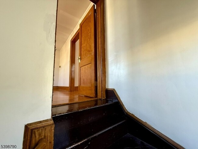 Building Photo - 19 Harding St